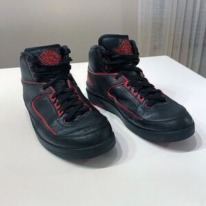 Nike Air Jordan 2 Retro “Alternate 87” Black Red Sneakers US Size 7.5 834274-001